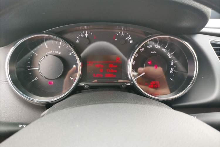 Used Peugeot 3008 2015 1.6THP Automatic Classic Edition Instrument Cluster