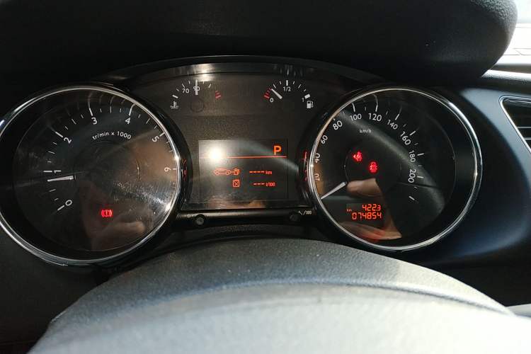 Used Peugeot 3008 2015 2.0L Automatic Classic Edition Instrument Cluster