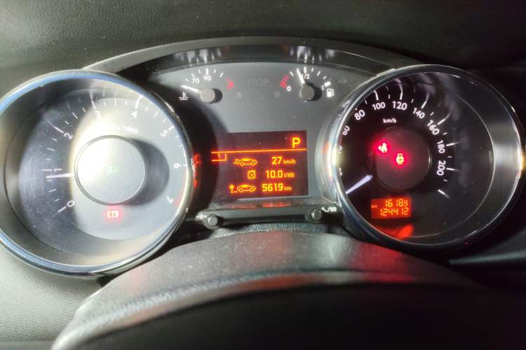 Used Peugeot 3008 2015 1.6THP Automatic Prestige Edition Instrument Cluster