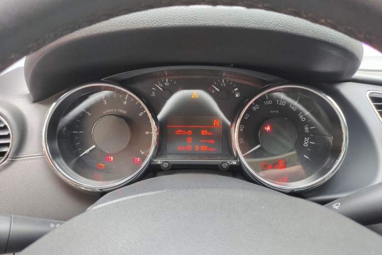 Used Peugeot 3008 2015 1.6THP Automatic Prestige Edition Instrument Cluster