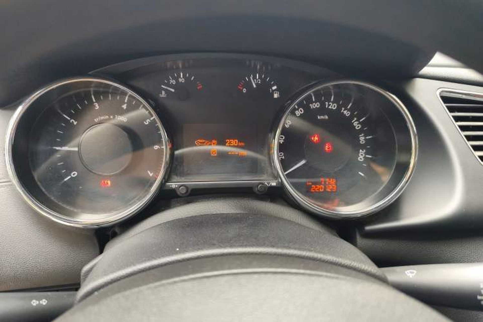 Used Peugeot 3008 2015 2.0L Manual Classic Edition Instrument Cluster