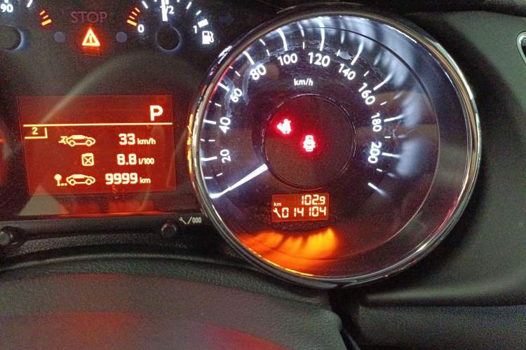 Used Peugeot 3008 2015 2.0L Automatic Trend Edition Instrument Cluster