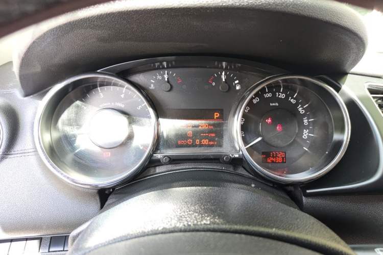 Used Peugeot 3008 2015 1.6THP Automatic Trend Edition Instrument Cluster