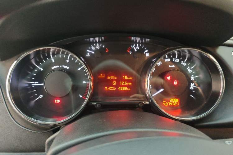 Used Peugeot 3008 2015 2.0L Manual Classic Edition Instrument Cluster