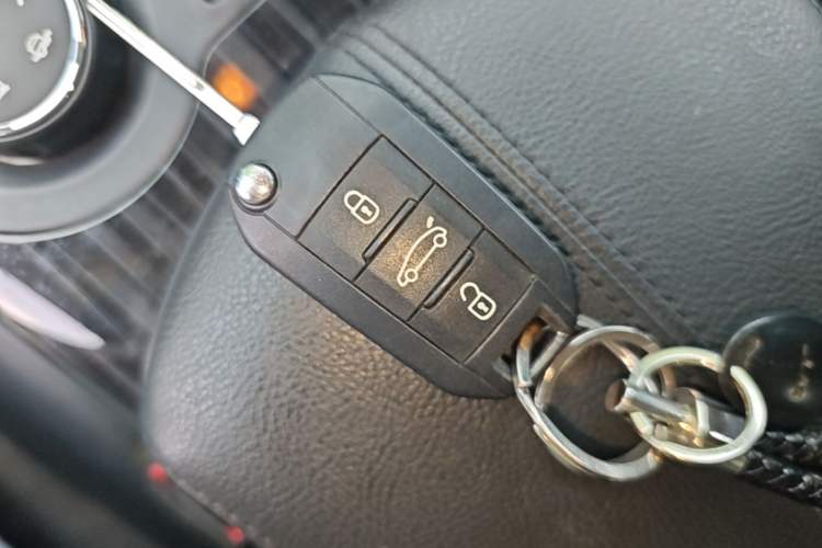 Used Peugeot 3008 2015 1.6THP Automatic Trend Edition Interior 1