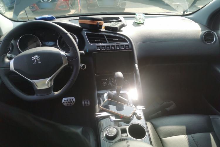 Used Peugeot 3008 2015 1.6THP Automatic Prestige Edition Interior 2