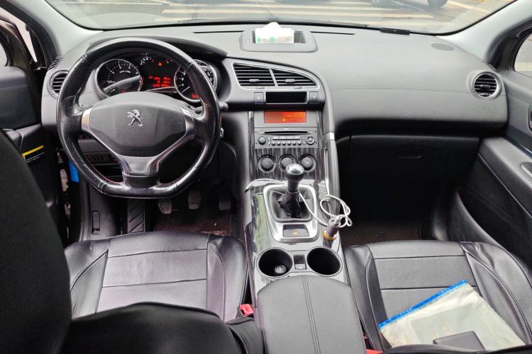 Used Peugeot 3008 2015 2.0L Manual Classic Edition Interior 2