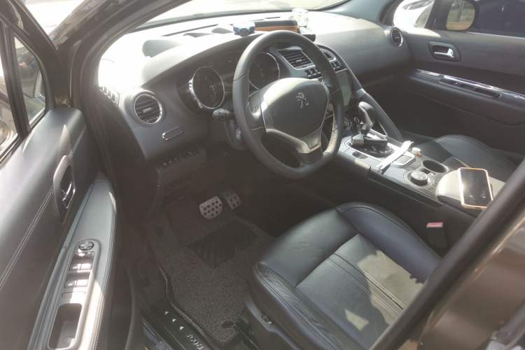 Used Peugeot 3008 2015 1.6THP Automatic Prestige Edition Interior 3