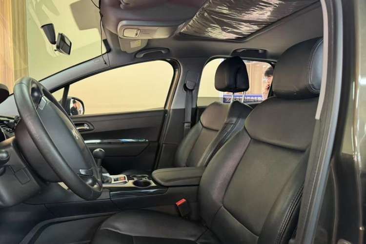 Used Peugeot 3008 2015 2.0L Manual Classic Edition Interior 3