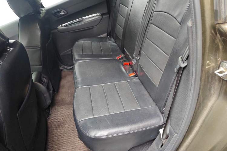 Used Peugeot 3008 2015 2.0L Manual Classic Edition Interior 4