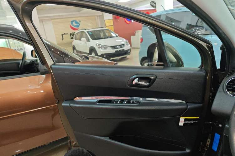 Used Peugeot 3008 2015 2.0L Automatic Classic Edition Left Front Door Interior