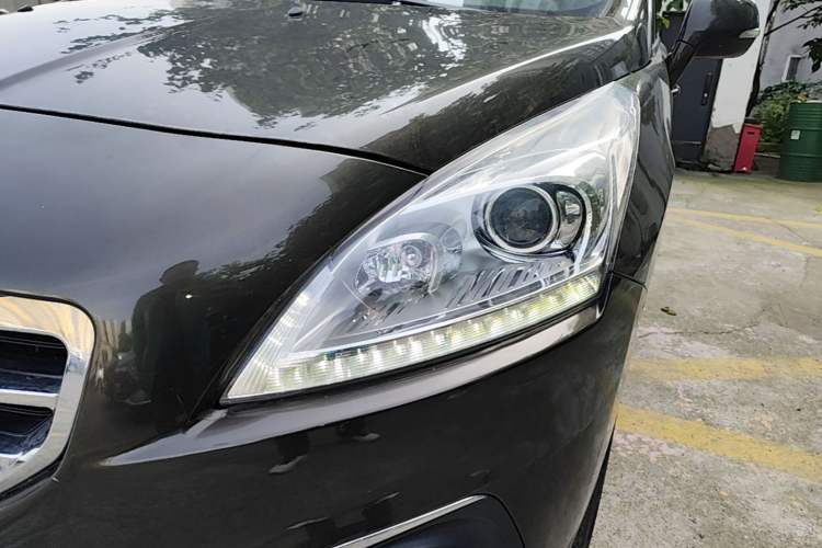 Used Peugeot 3008 2015 2.0L Automatic Trend Edition Left Front Headlight