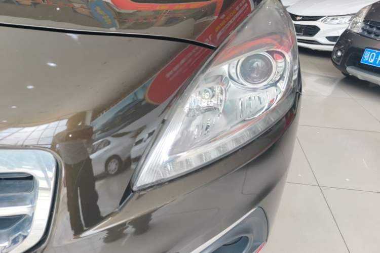 Used Peugeot 3008 2015 2.0L Automatic Classic Edition Left Front Headlight