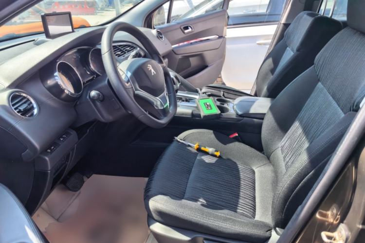 Used Peugeot 3008 2015 2.0L Automatic Classic Edition Left Front Seat