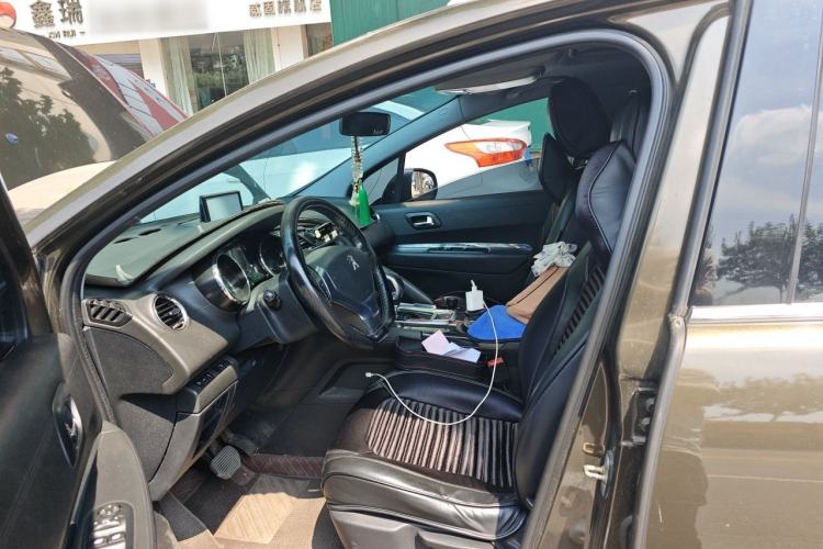 Used Peugeot 3008 2015 1.6THP Automatic Classic Edition Left Front Seat