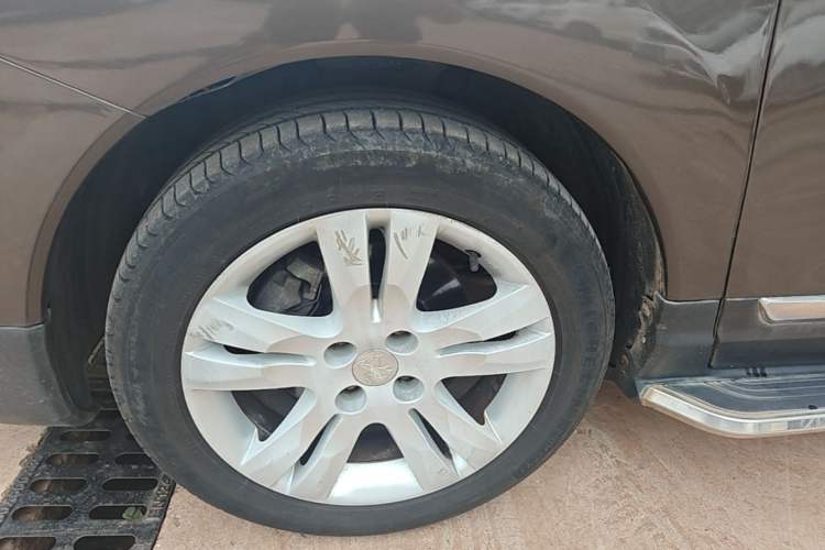 Used Peugeot 3008 2015 2.0L Automatic Classic Edition Left Front Wheel Hub