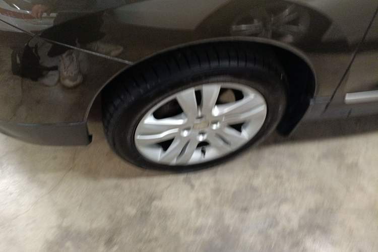 Used Peugeot 3008 2015 2.0L Automatic Trend Edition Left Front Wheel Hub
