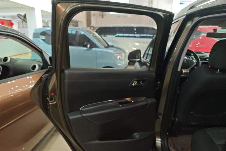 Used Peugeot 3008 2015 2.0L Automatic Classic Edition Left Rear Door Interior