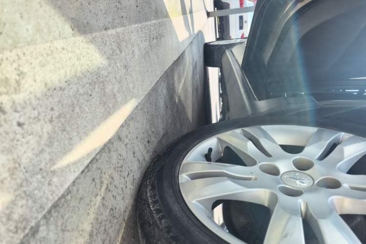 Used Peugeot 3008 2015 2.0L Automatic Classic Edition Left Side Sill