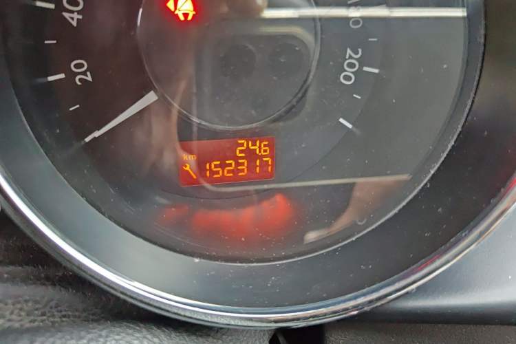 Used Peugeot 3008 2015 2.0L Automatic Classic Edition Odometer Close Up