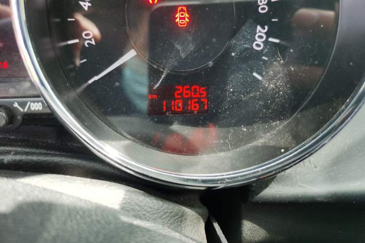 Used Peugeot 3008 2015 1.6THP Automatic Classic Edition Odometer Close Up