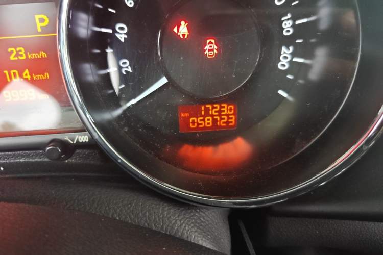 Used Peugeot 3008 2015 1.6THP Automatic Trend Edition Odometer Close Up