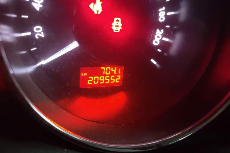 Used Peugeot 3008 2015 1.6THP Automatic Prestige Edition Odometer Close Up