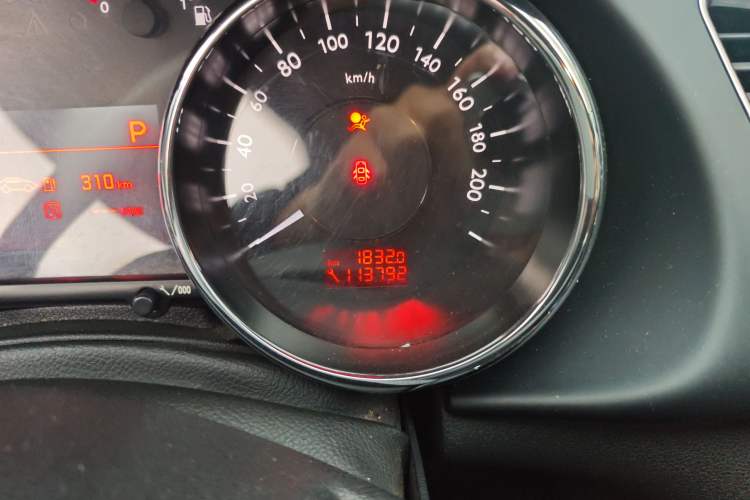 Used Peugeot 3008 2015 2.0L Automatic Classic Edition Odometer Close Up