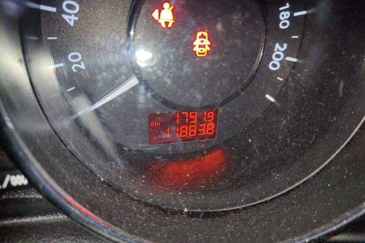 Used Peugeot 3008 2015 1.6THP Automatic Classic Edition Odometer Close Up