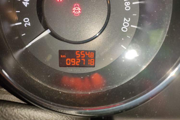 Used Peugeot 3008 2015 1.6THP Automatic Classic Edition Odometer Close Up