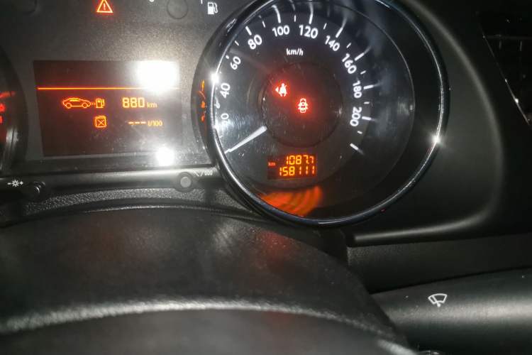 Used Peugeot 3008 2015 1.6THP Automatic Classic Edition Odometer Close Up