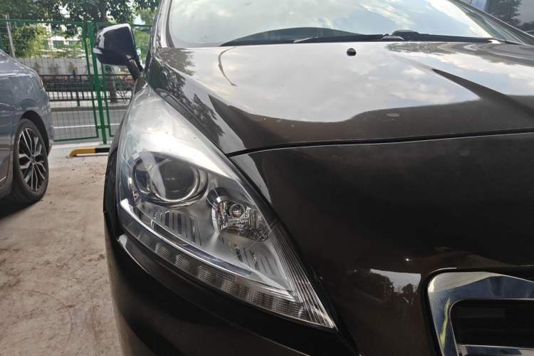 Used Peugeot 3008 2015 1.6THP Automatic Trend Edition Right Front Headlight
