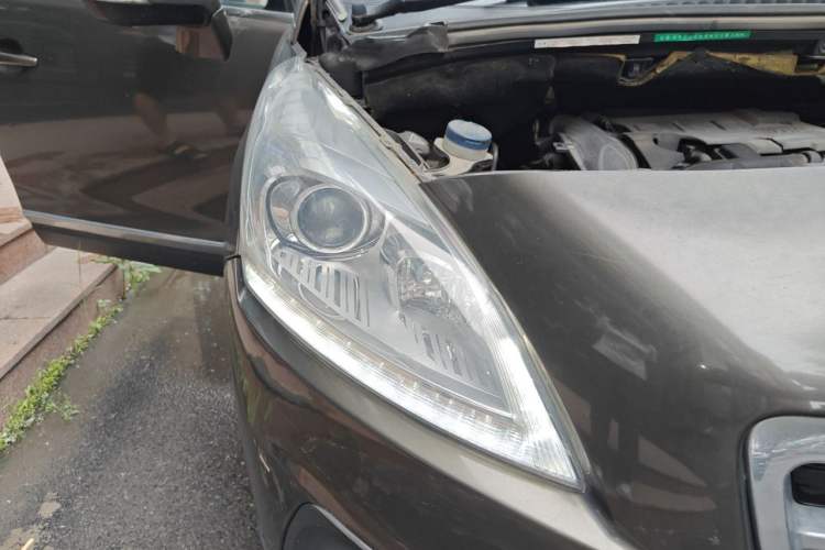 Used Peugeot 3008 2015 1.6THP Automatic Classic Edition Right Front Headlight