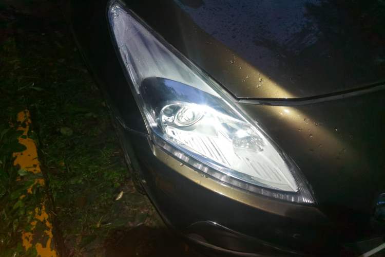 Used Peugeot 3008 2015 2.0L Automatic Trend Edition Right Front Headlight
