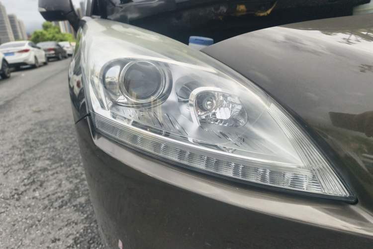 Used Peugeot 3008 2015 2.0L Automatic Trend Edition Right Front Headlight