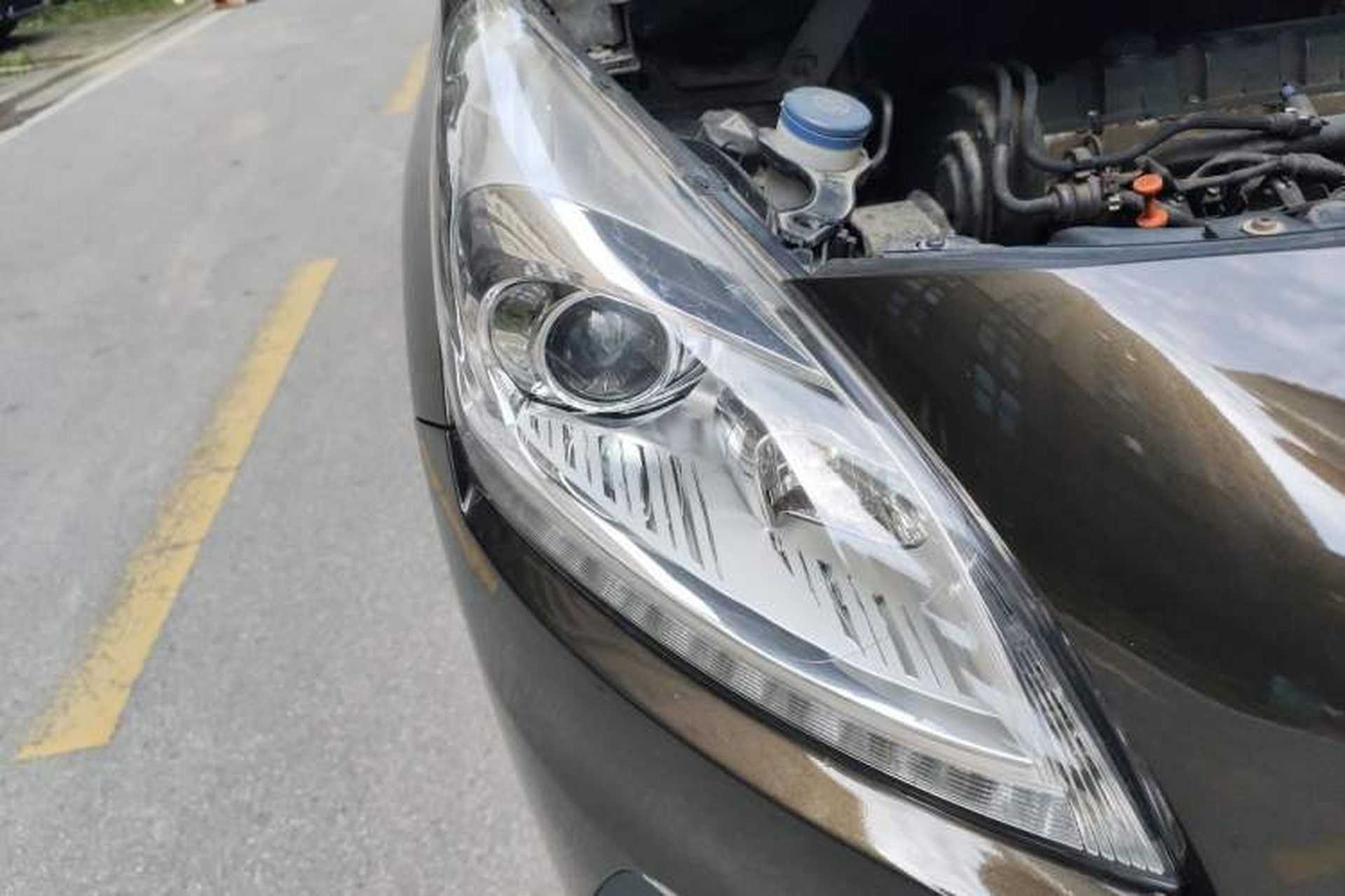 Used Peugeot 3008 2015 2.0L Manual Classic Edition Right Front Headlight