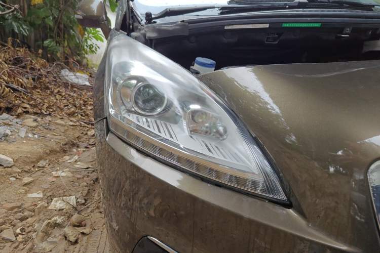 Used Peugeot 3008 2015 2.0L Automatic Trend Edition Right Front Headlight
