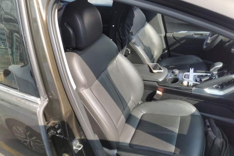 Used Peugeot 3008 2015 1.6THP Automatic Prestige Edition Right Front Seat