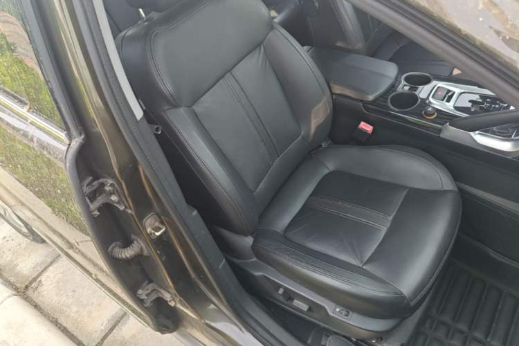Used Peugeot 3008 2015 2.0L Automatic Trend Edition Right Front Seat
