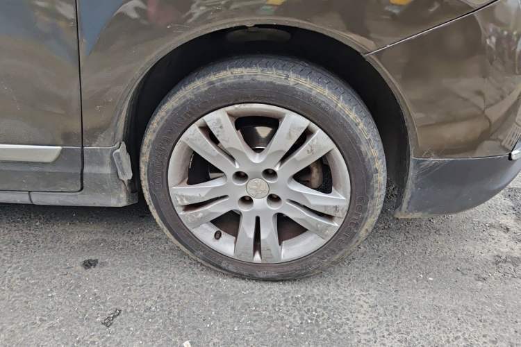 Used Peugeot 3008 2015 2.0L Automatic Classic Edition Right Front Wheel Hub