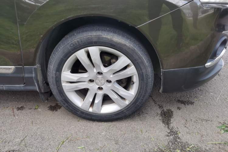 Used Peugeot 3008 2015 1.6THP Automatic Classic Edition Right Front Wheel Hub