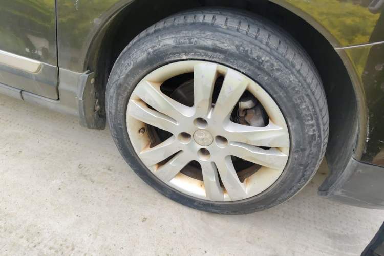 Used Peugeot 3008 2015 1.6THP Automatic Classic Edition Right Front Wheel Hub
