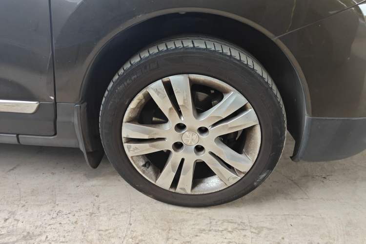 Used Peugeot 3008 2015 1.6THP Automatic Trend Edition Right Front Wheel Hub