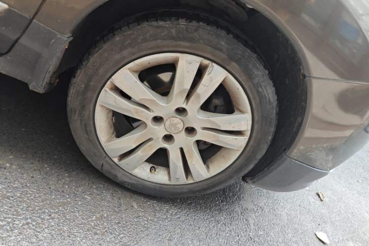 Used Peugeot 3008 2015 1.6THP Automatic Classic Edition Right Front Wheel Hub