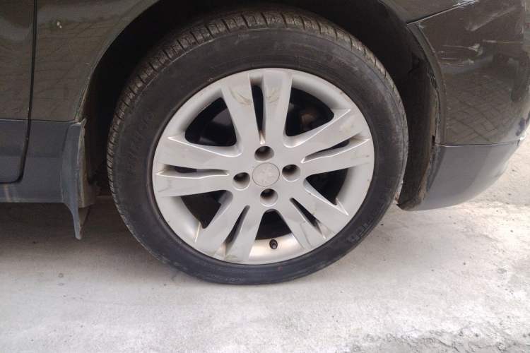 Used Peugeot 3008 2015 2.0L Automatic Classic Edition Right Front Wheel Hub
