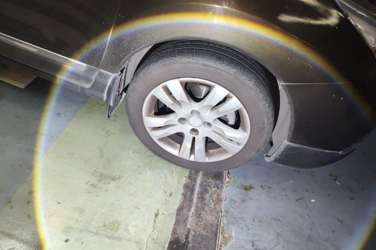Used Peugeot 3008 2015 1.6THP Automatic Prestige Edition Right Front Wheel Hub
