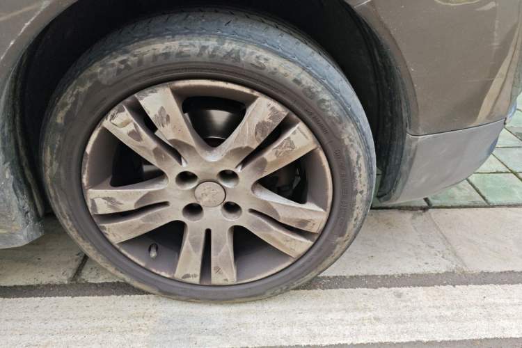 Used Peugeot 3008 2015 2.0L Automatic Trend Edition Right Front Wheel Hub