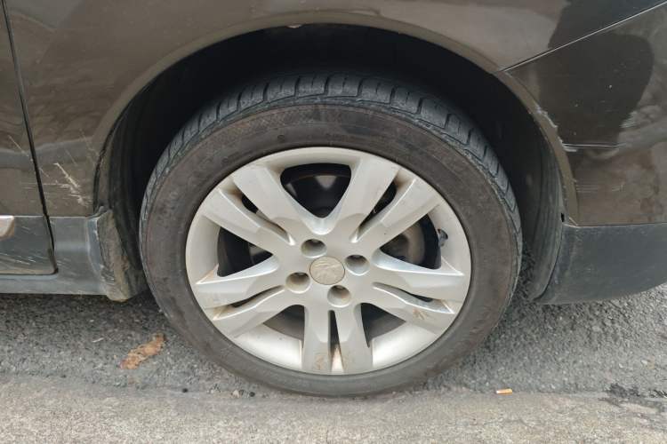 Used Peugeot 3008 2015 2.0L Automatic Classic Edition Right Front Wheel Hub