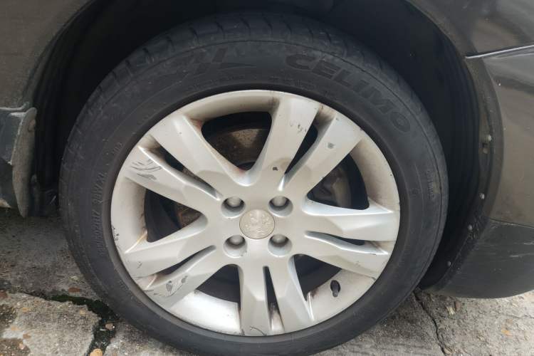 Used Peugeot 3008 2015 2.0L Manual Classic Edition Right Front Wheel Hub