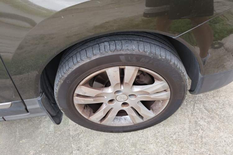 Used Peugeot 3008 2015 2.0L Automatic Classic Edition Right Front Wheel Hub